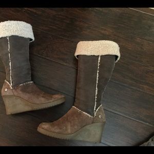 Tall Uggs Boots 9 Brown Suede Wedge Heel Comfy!